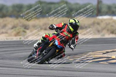 media/Oct-13-2025-Moto Forza (Mon) [[a66d839500]]/3-B Group/Session 3 (Turn 16)/